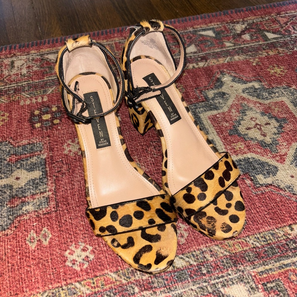 Steve Madden Carrson Calf Hair Leopard Print Block Heeled Sandal Size 6.5